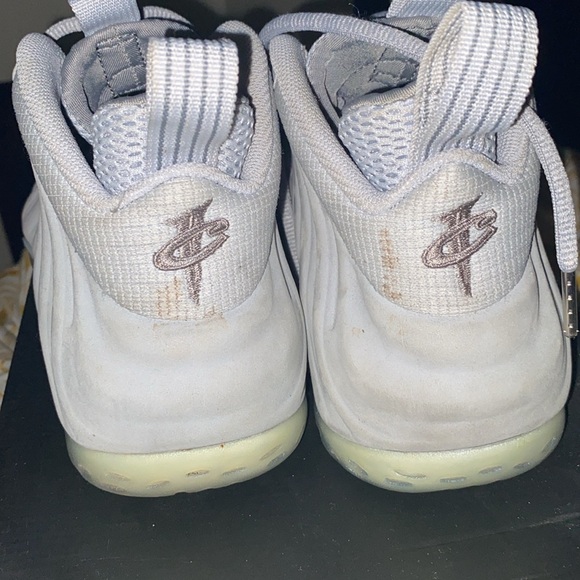 selling these size 8 - Picture 4 of 4